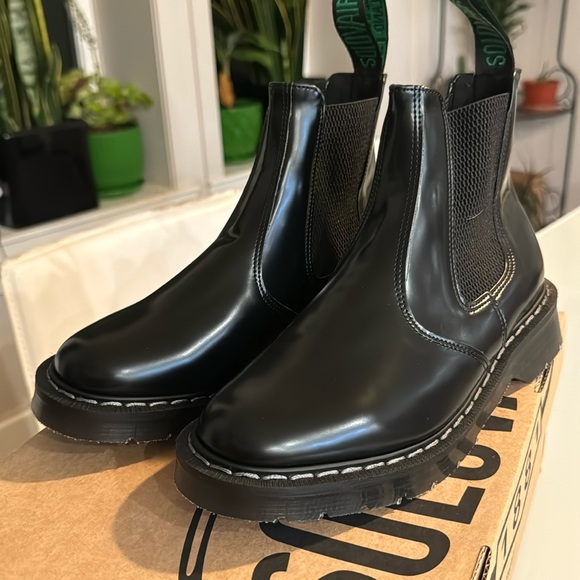 Solovair shiny black boot - size US 4.5 men /5.5 women - Picture 3 of 9